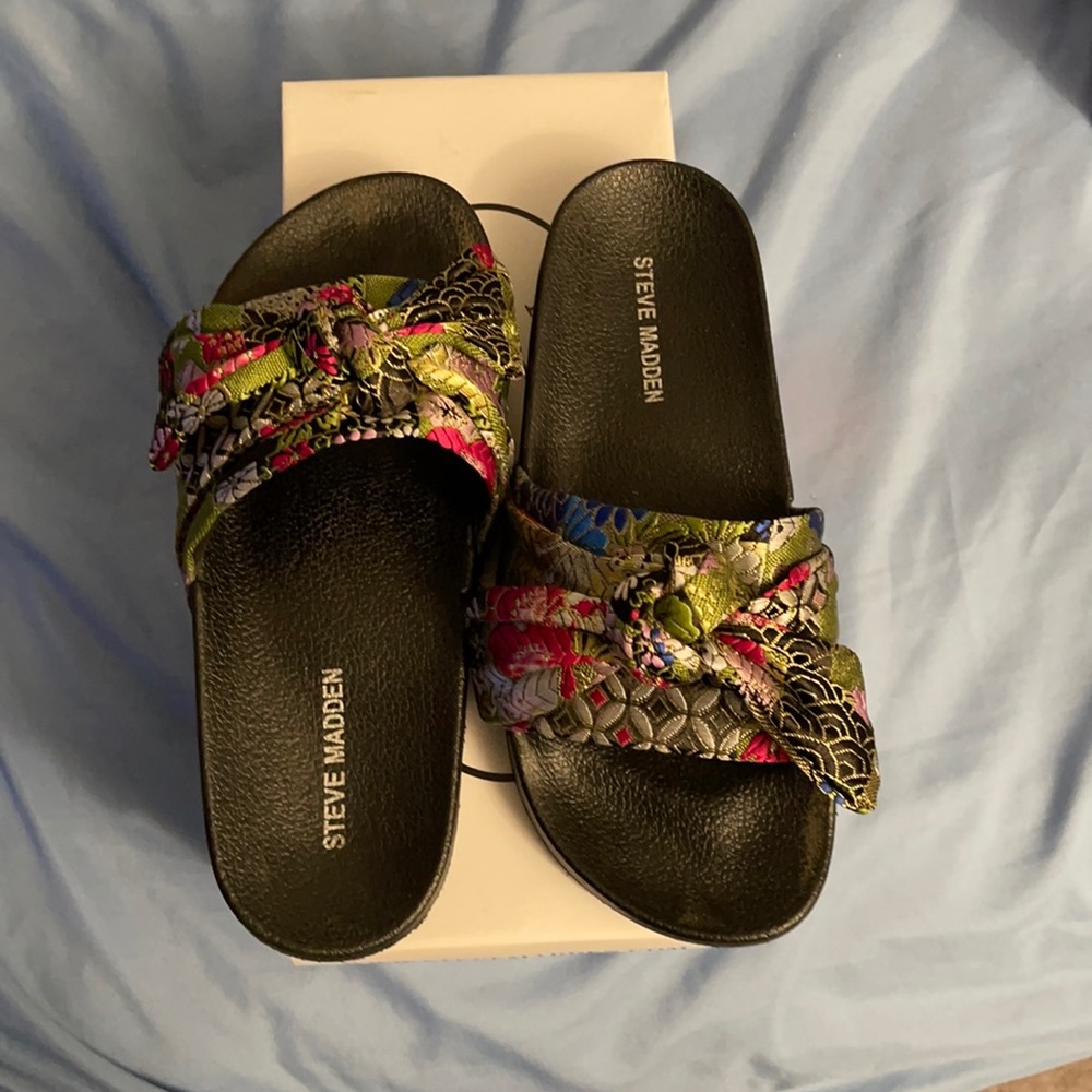Steve Madden slides